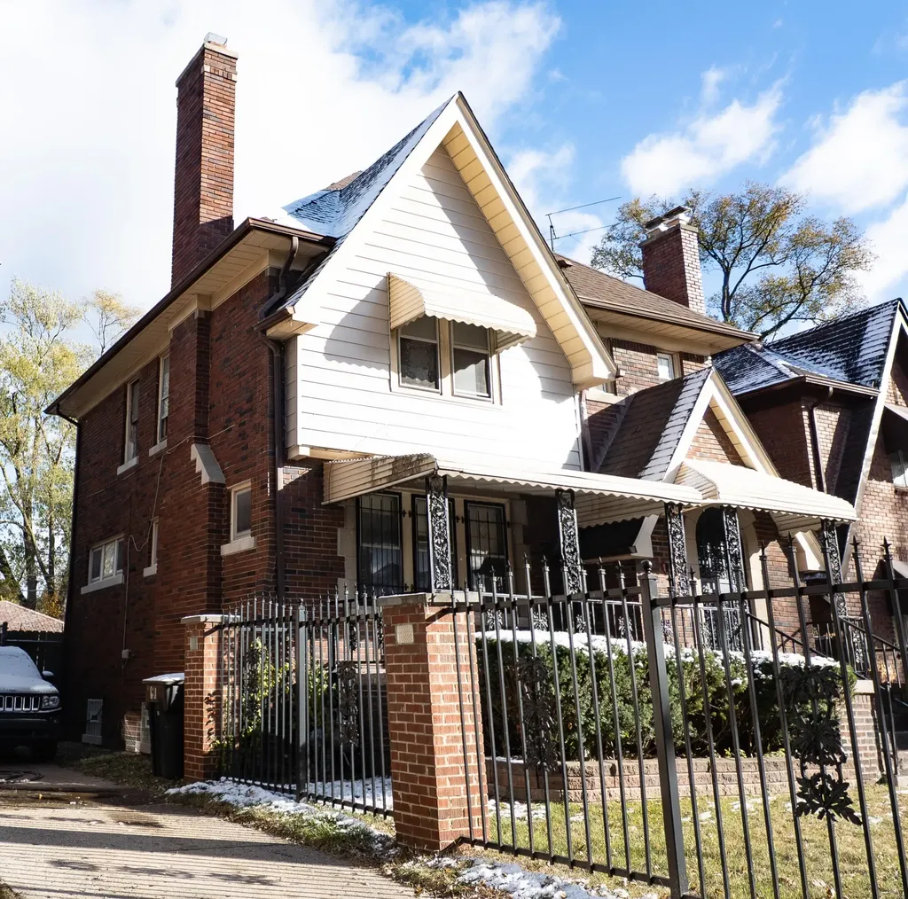 18968 Pennington Drive Detroit City MI 48221