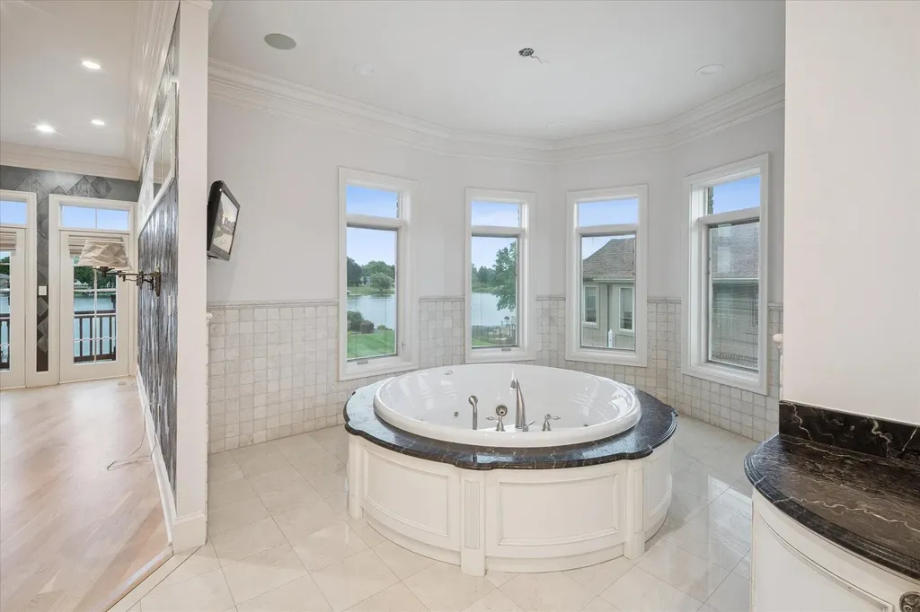 4349 Island View Drive Fenton Charter Township MI 48430