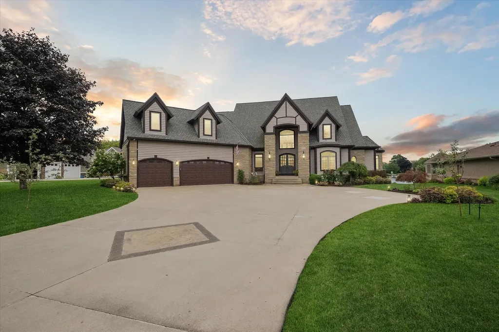 4349 Island View Drive Fenton Charter Township MI 48430