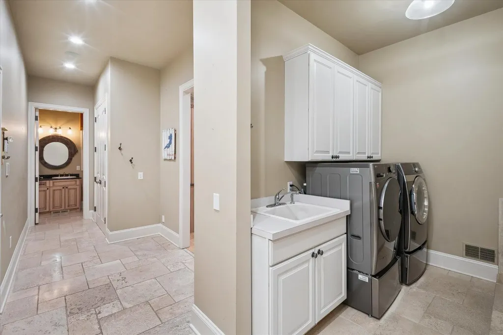 4349 Island View Drive Fenton Charter Township MI 48430