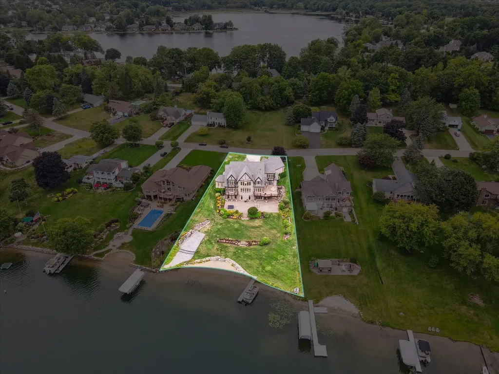 4349 Island View Drive Fenton Charter Township MI 48430