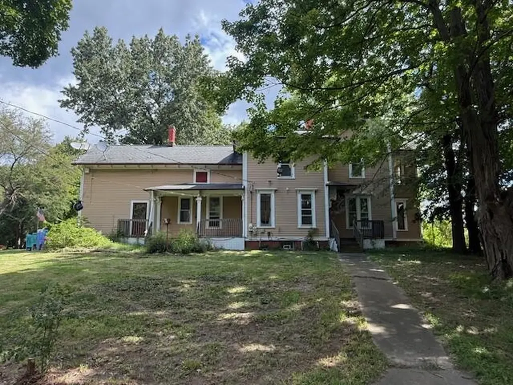 2324 W Michigan Avenue Ypsilanti City MI 48197