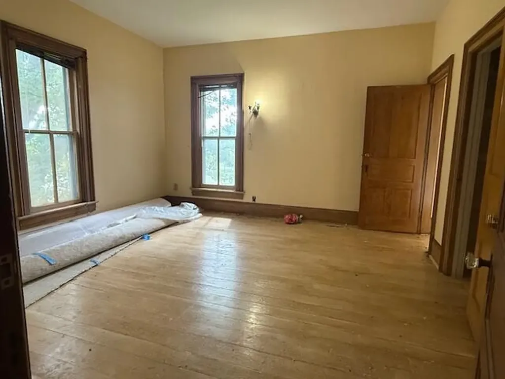 2324 W Michigan Avenue Ypsilanti City MI 48197