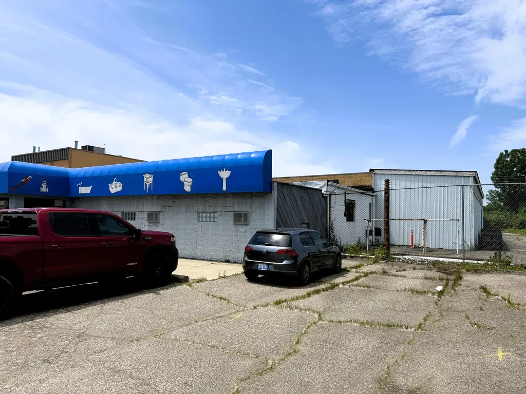 24155 Groesbeck Highway Warren City MI 48089