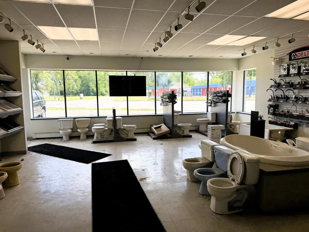 24155 Groesbeck Highway Warren City MI 48089