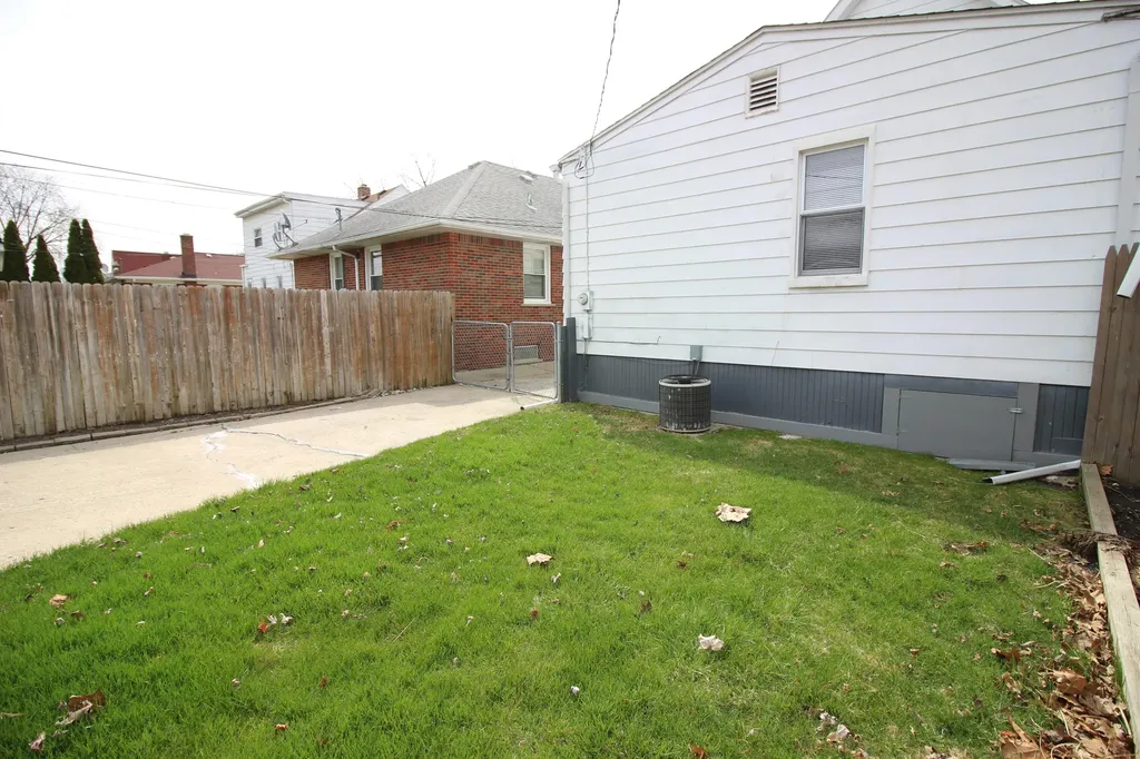 1316 Vinewood Street Wyandotte City MI 48192