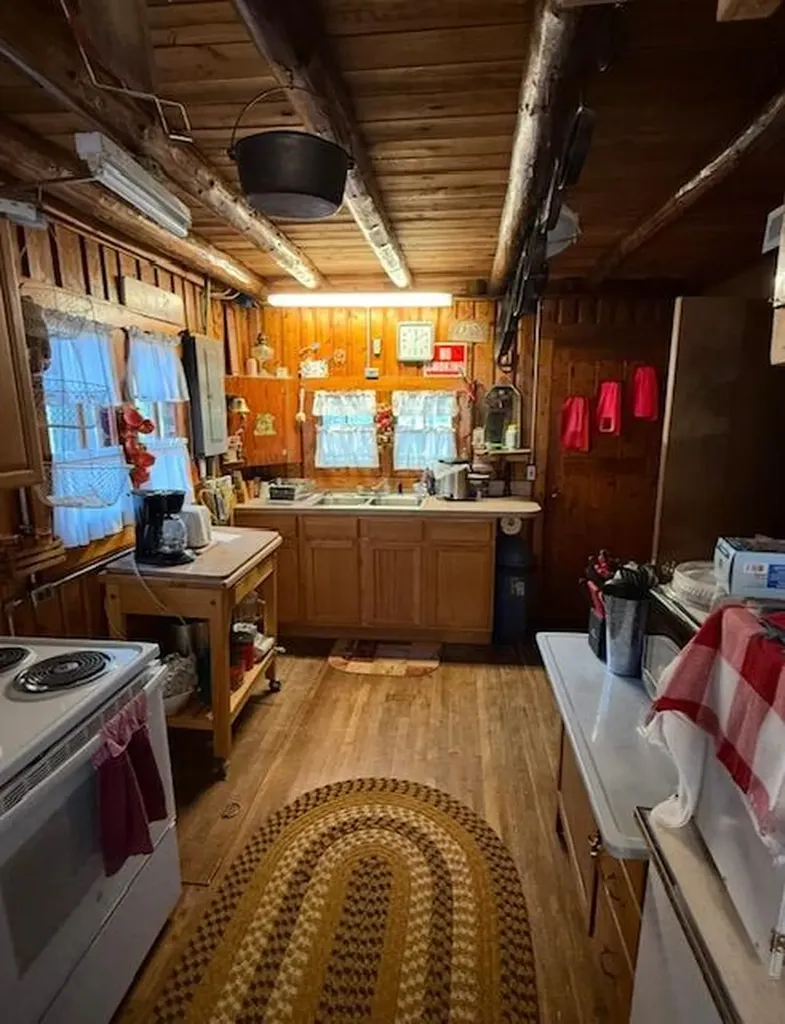 2106 Baynes Oscoda Charter Township MI 48750