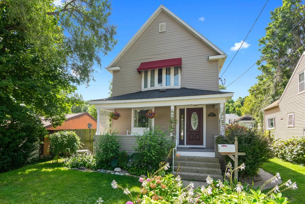 1118 E Alcott Street Kalamazoo City MI 49001