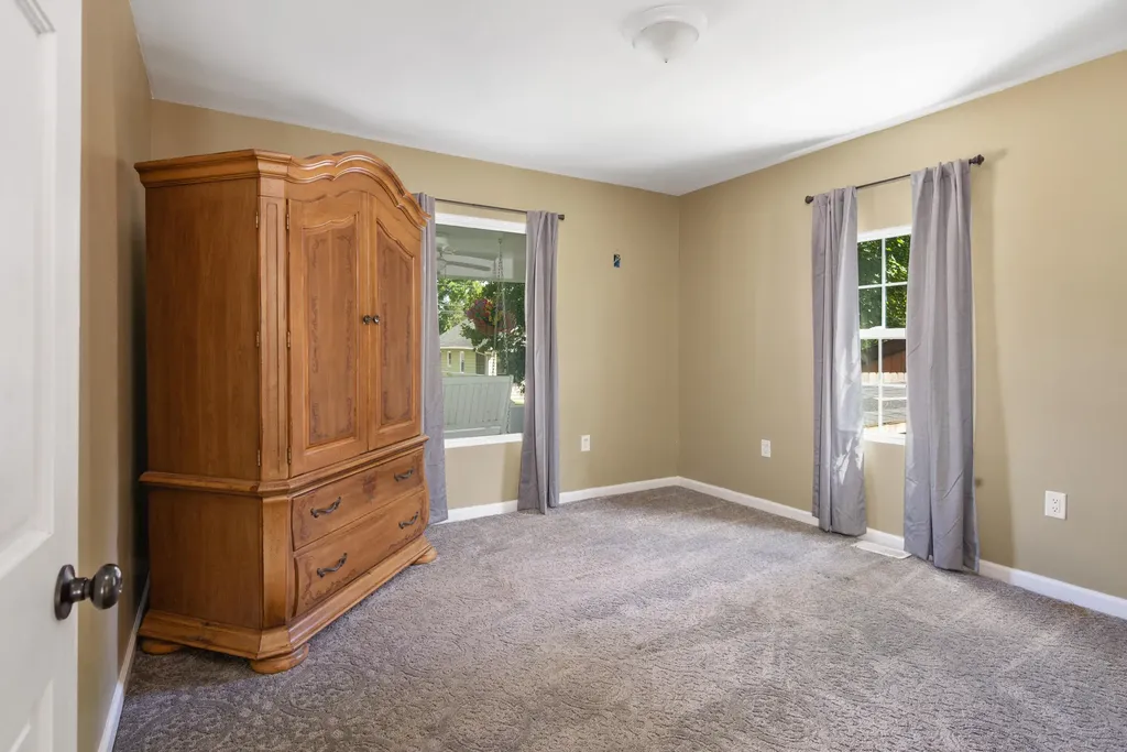 1118 E Alcott Street Kalamazoo City MI 49001