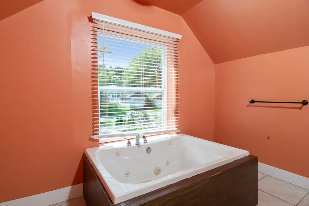 1118 E Alcott Street Kalamazoo City MI 49001