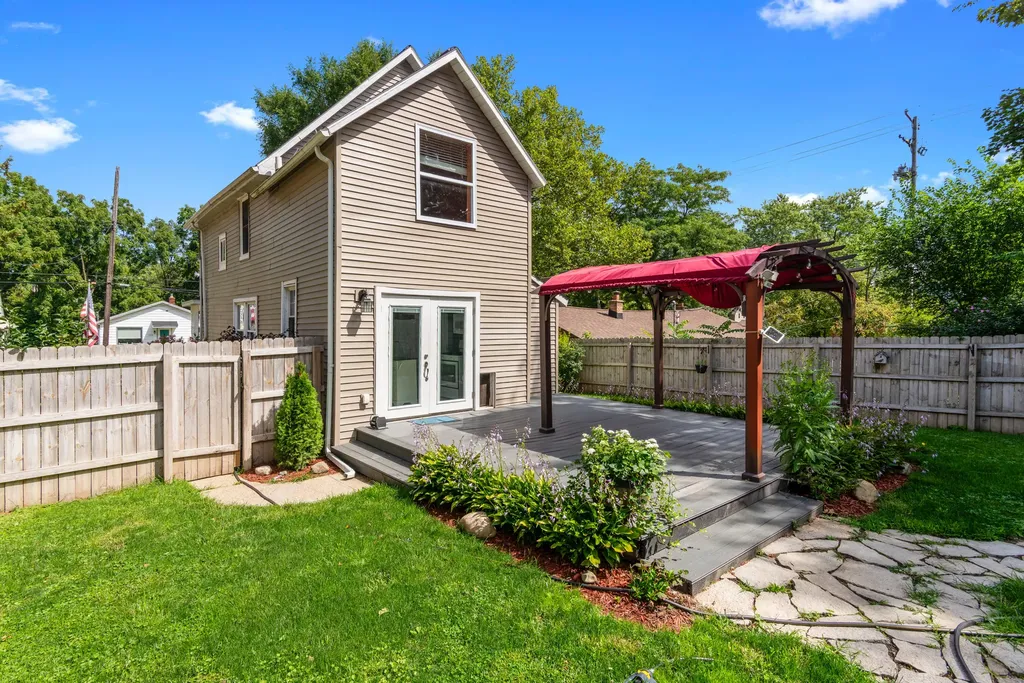 1118 E Alcott Street Kalamazoo City MI 49001
