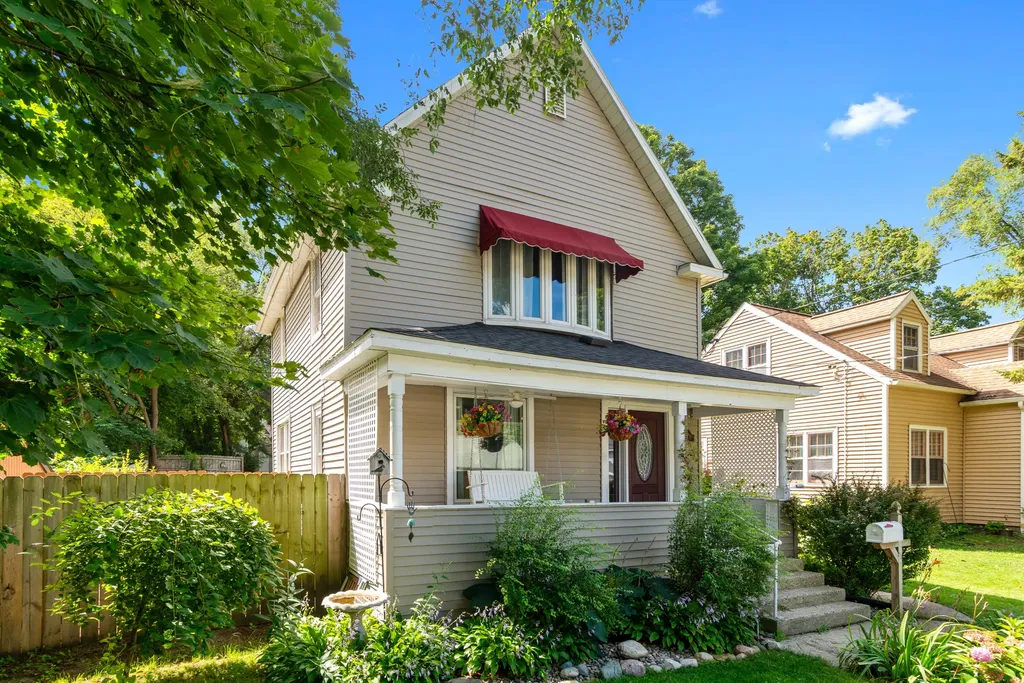 1118 E Alcott Street Kalamazoo City MI 49001