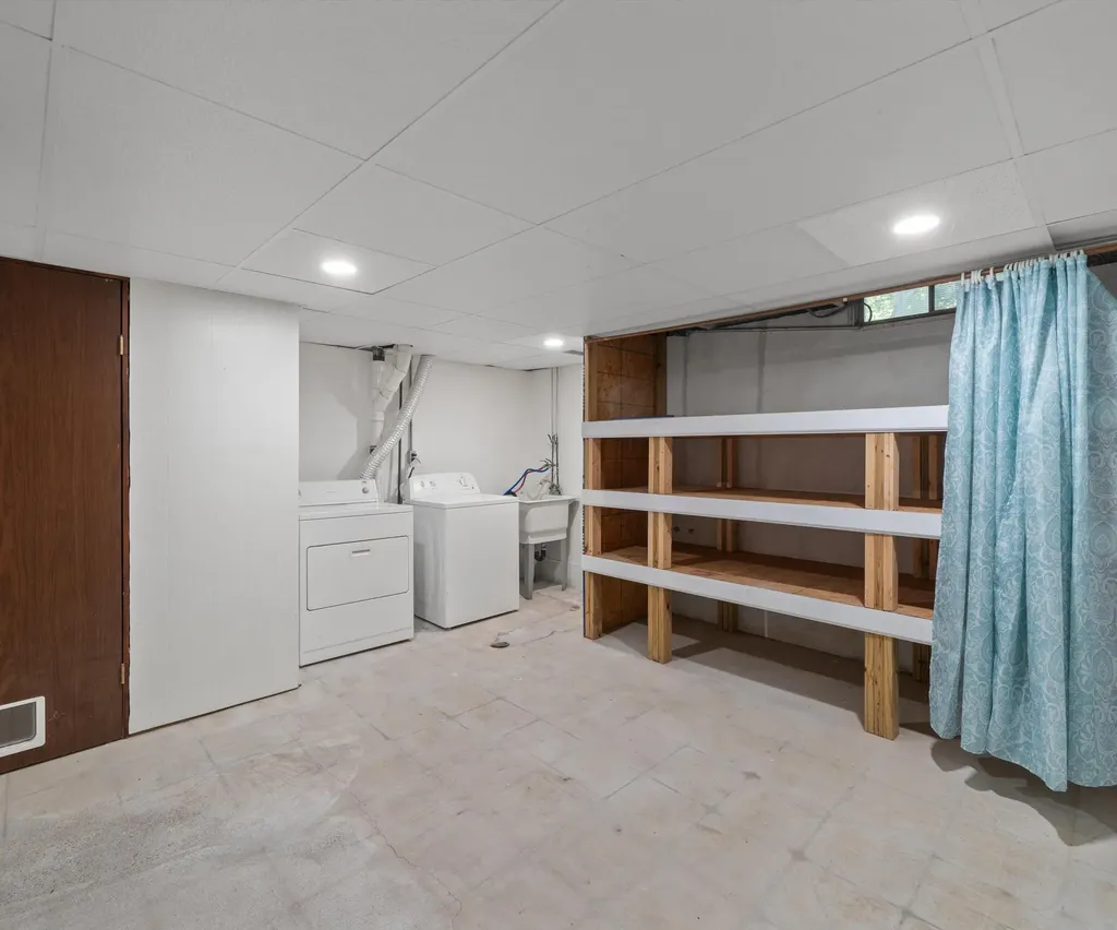 61119 Heritage Boulevard South Lyon City MI 48178