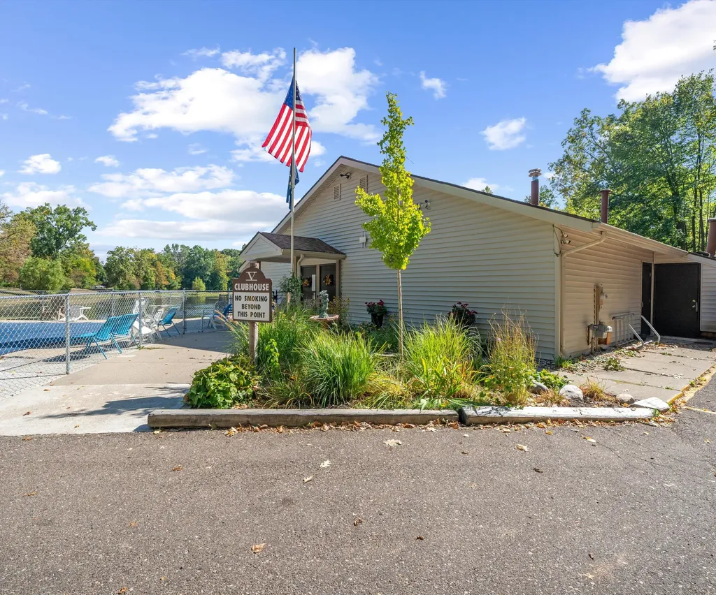 61119 Heritage Boulevard South Lyon City MI 48178