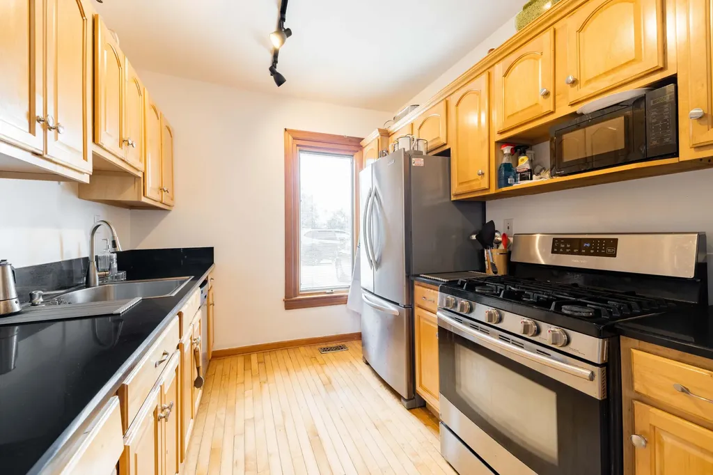 25653 W River Road Grosse Ile Township MI 48138