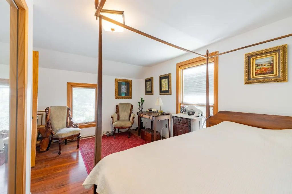 25653 W River Road Grosse Ile Township MI 48138