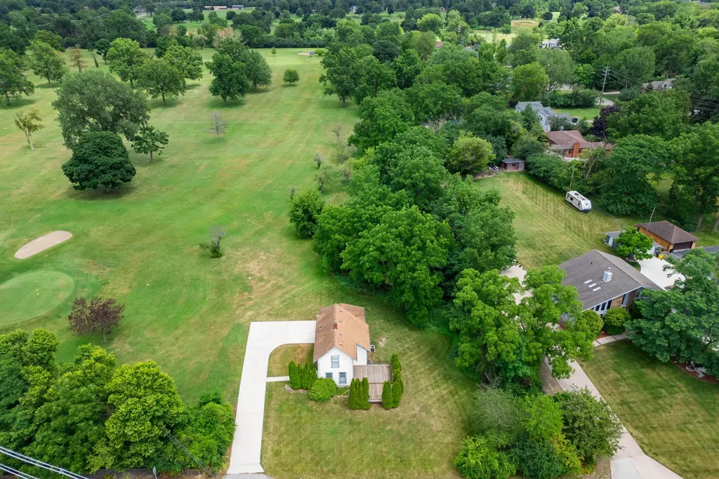 25653 W River Road Grosse Ile Township MI 48138