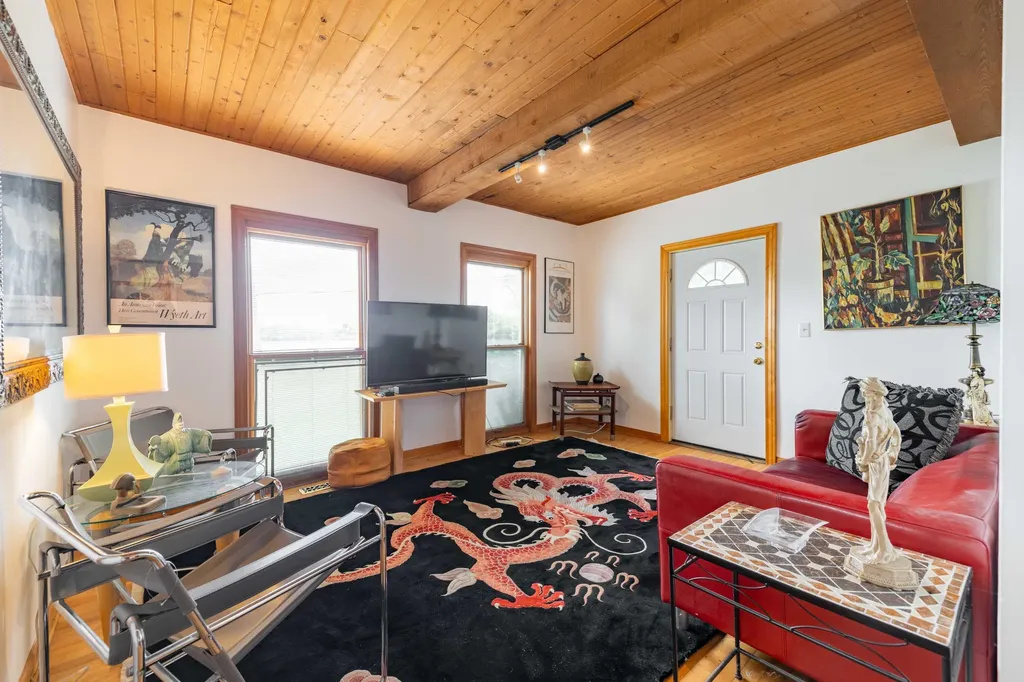 25653 W River Road Grosse Ile Township MI 48138
