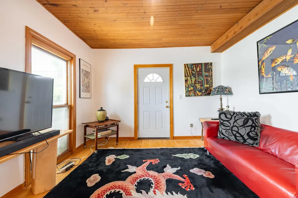 25653 W River Road Grosse Ile Township MI 48138