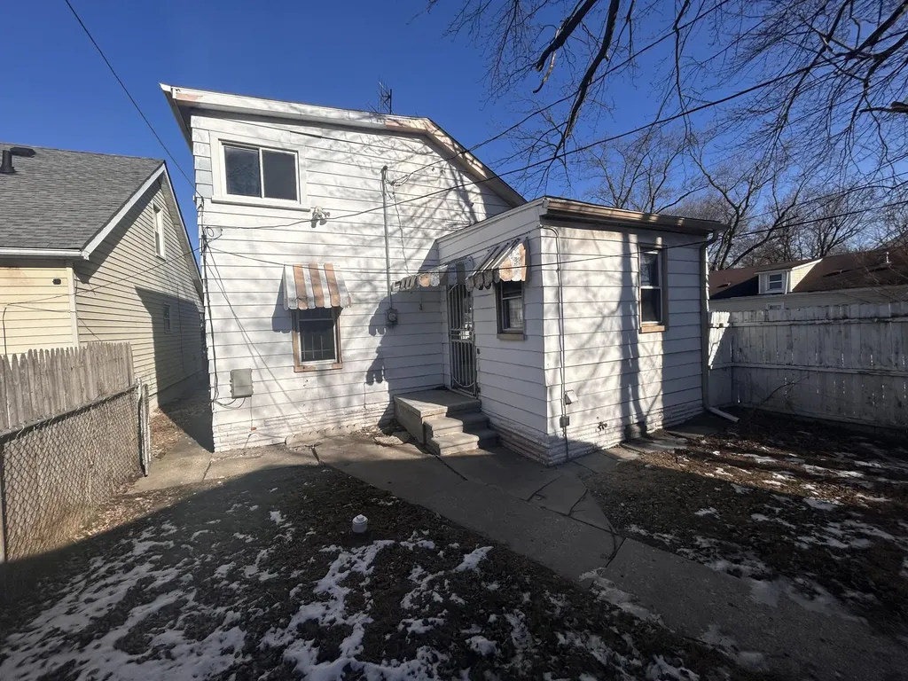 32 E George Avenue Hazel Park City MI 48030