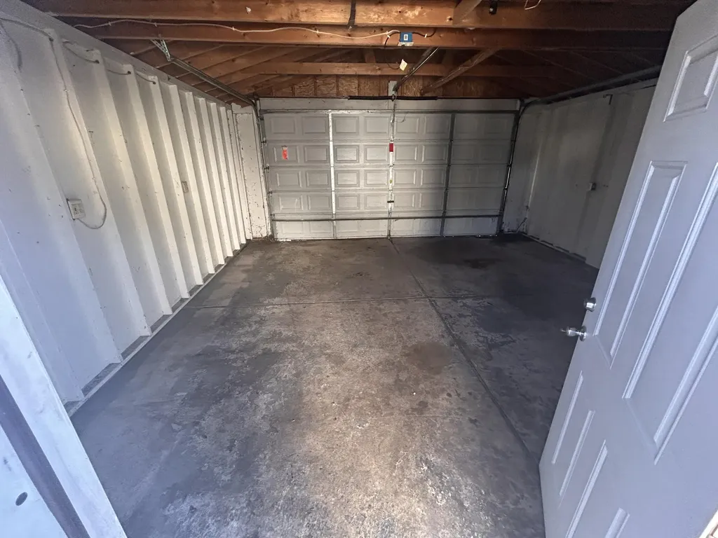 32 E George Avenue Hazel Park City MI 48030