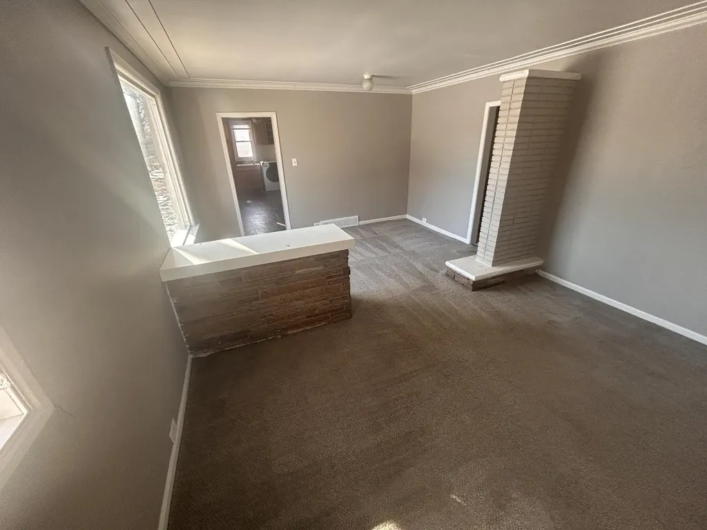32 E George Avenue Hazel Park City MI 48030