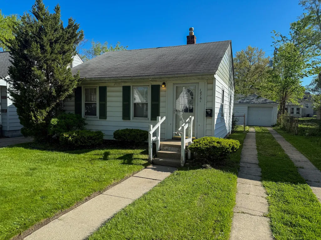 18761 Kingsville Street Harper Woods City MI 48225
