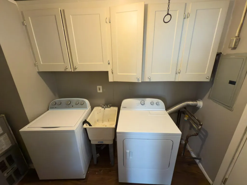 18761 Kingsville Street Harper Woods City MI 48225
