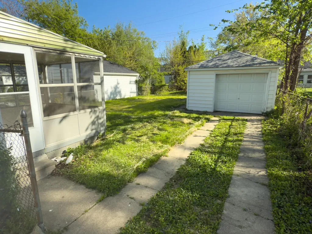 18761 Kingsville Street Harper Woods City MI 48225