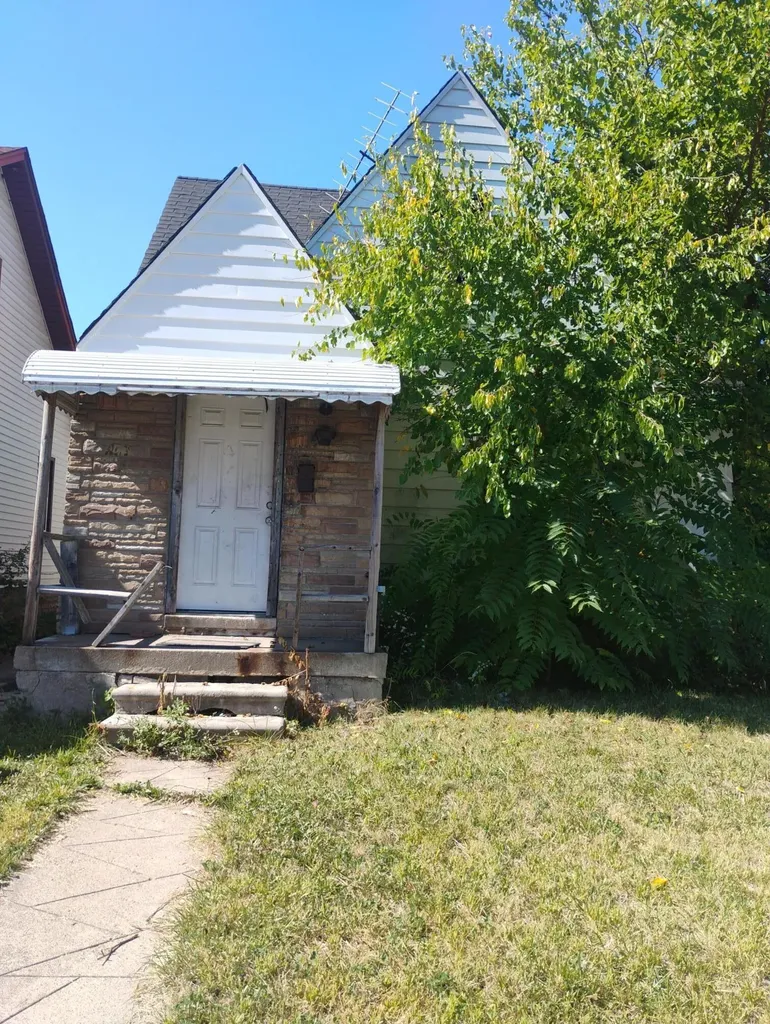 13151 Indiana Detroit City MI 48238