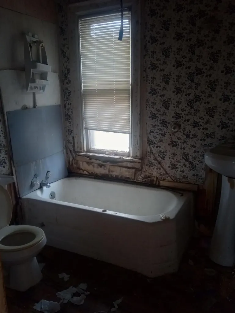 3771 24th Detroit City MI 48208