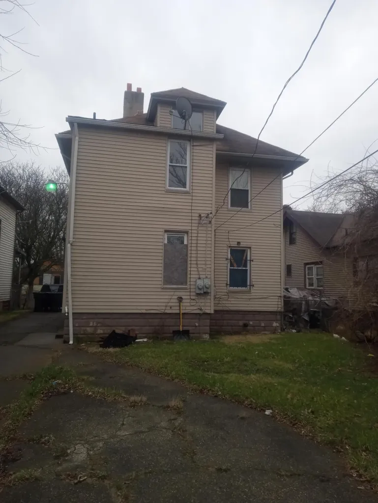 4276 Larchmont Detroit City MI 48204