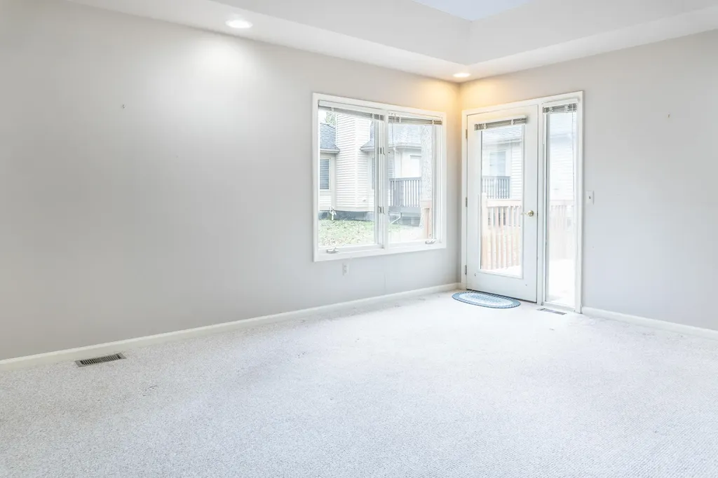 21329 Mulberry Court Farmington City MI 48336