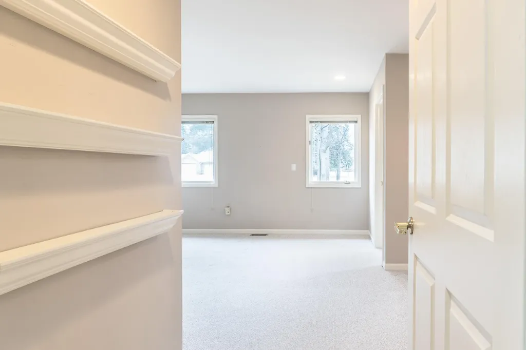 21329 Mulberry Court Farmington City MI 48336