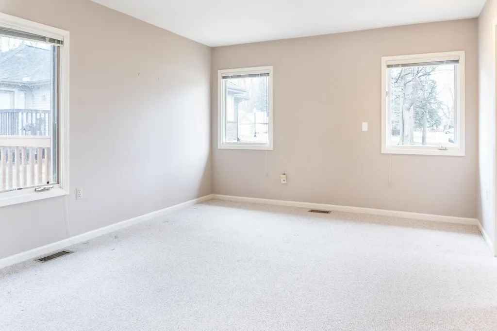 21329 Mulberry Court Farmington City MI 48336