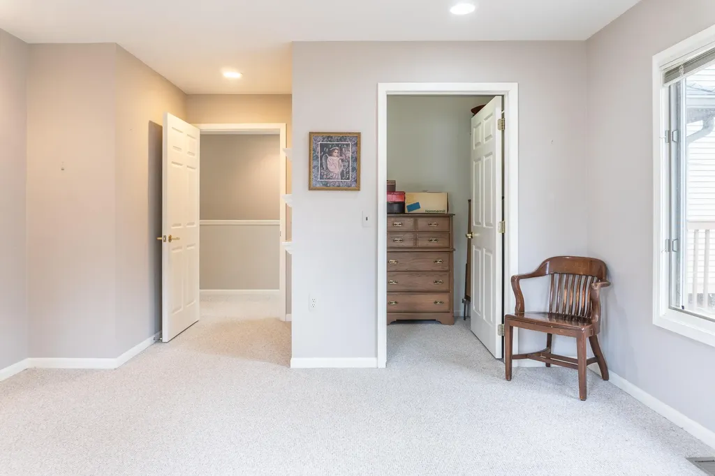 21329 Mulberry Court Farmington City MI 48336