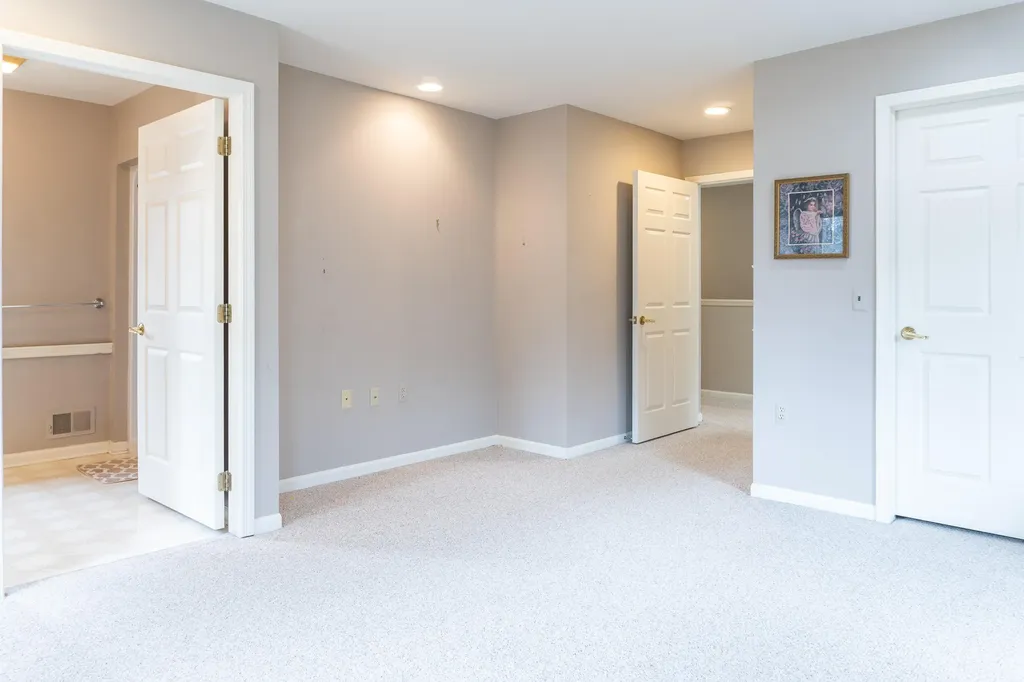21329 Mulberry Court Farmington City MI 48336