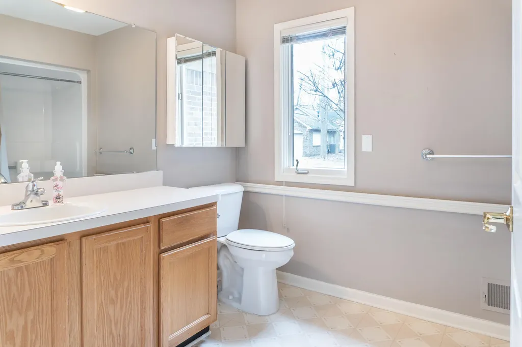 21329 Mulberry Court Farmington City MI 48336
