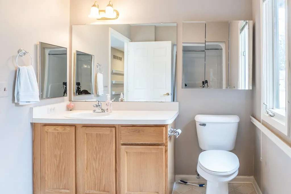 21329 Mulberry Court Farmington City MI 48336