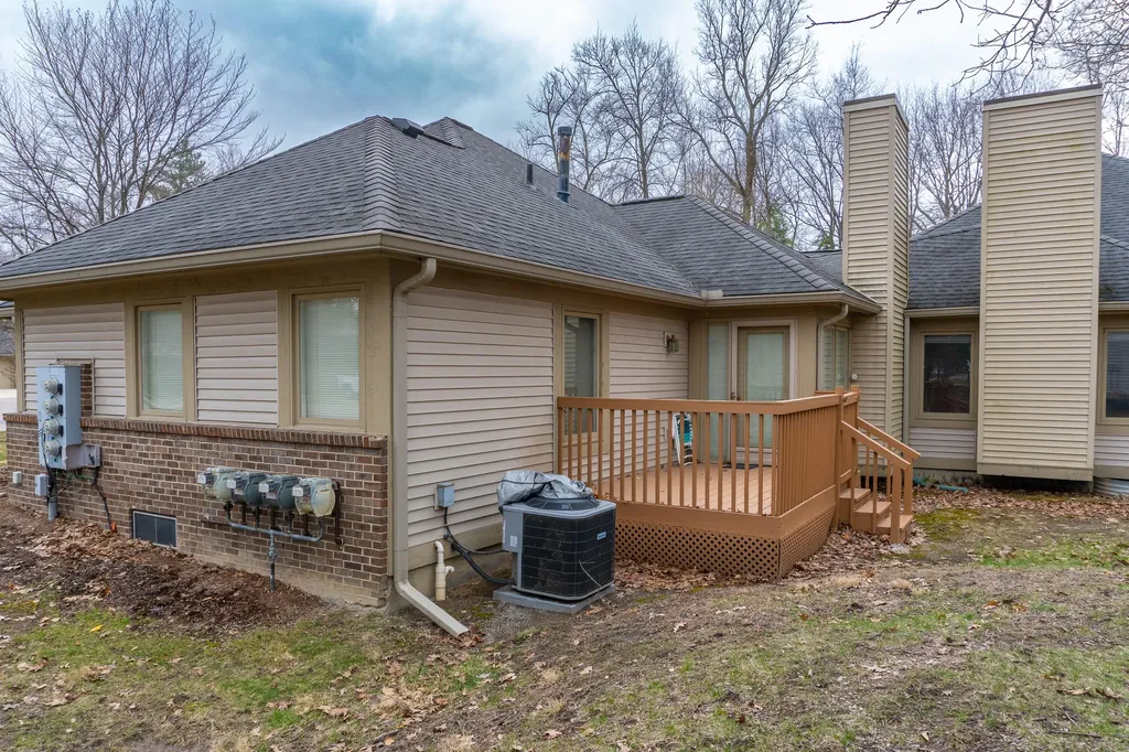 21329 Mulberry Court Farmington City MI 48336