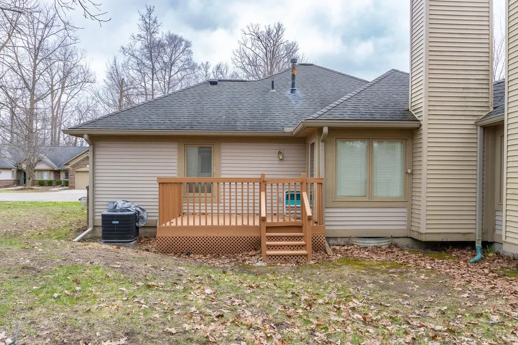 21329 Mulberry Court Farmington City MI 48336