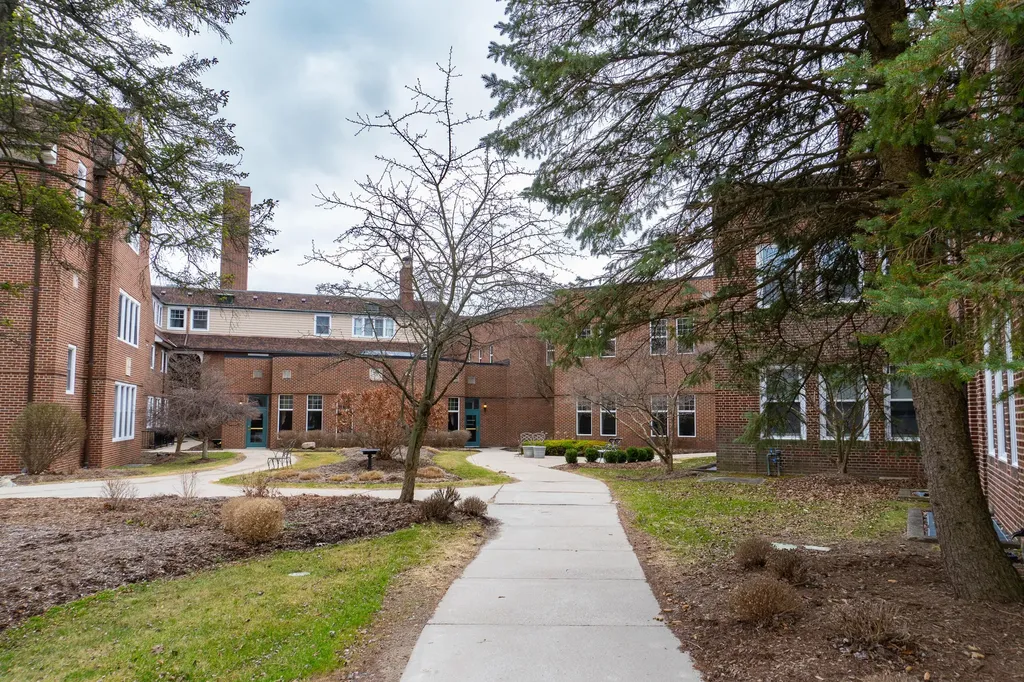 21329 Mulberry Court Farmington City MI 48336