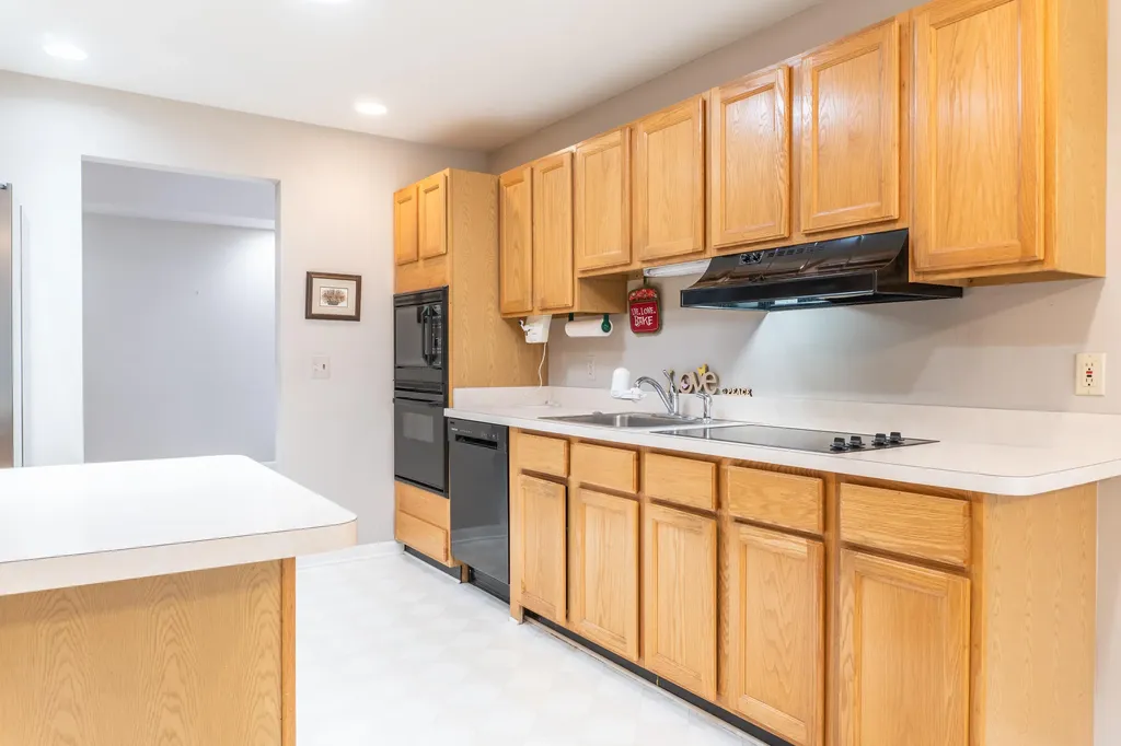 21329 Mulberry Court Farmington City MI 48336