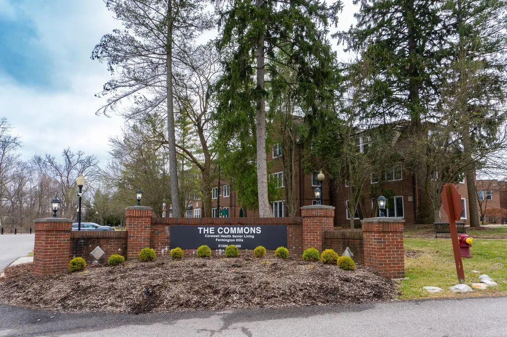 21329 Mulberry Court Farmington City MI 48336