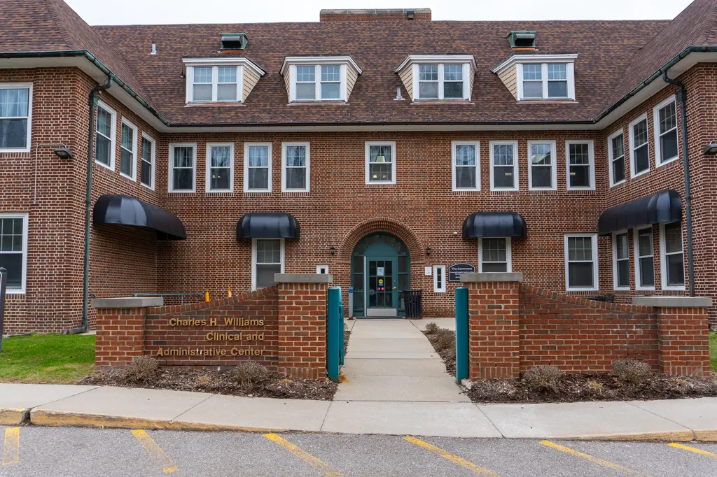 21329 Mulberry Court Farmington City MI 48336