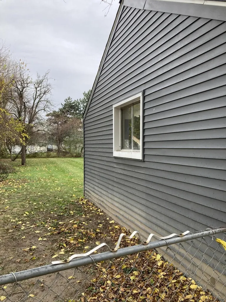 18646 Old Homestead Drive Harper Woods City MI 48225