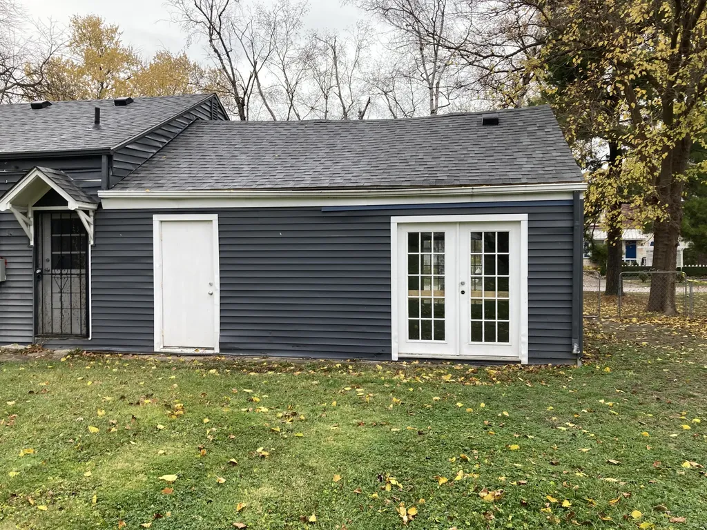 18646 Old Homestead Drive Harper Woods City MI 48225