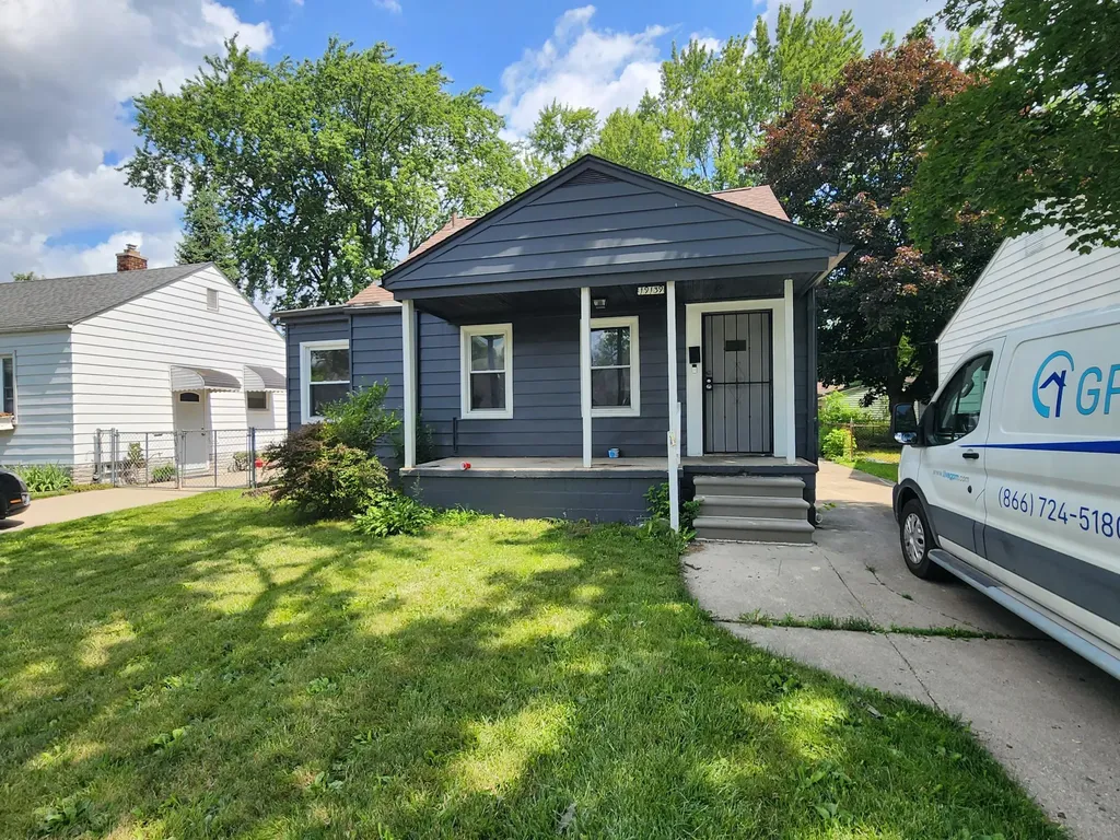 19139 Kingsville Street Harper Woods City MI 48225