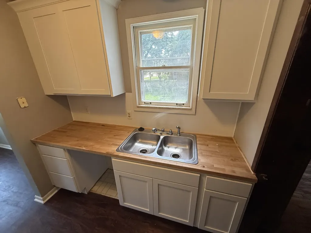 26655 Rosewood Street Roseville City MI 48066