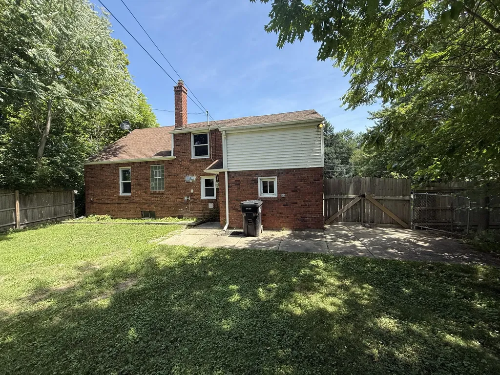 26655 Rosewood Street Roseville City MI 48066